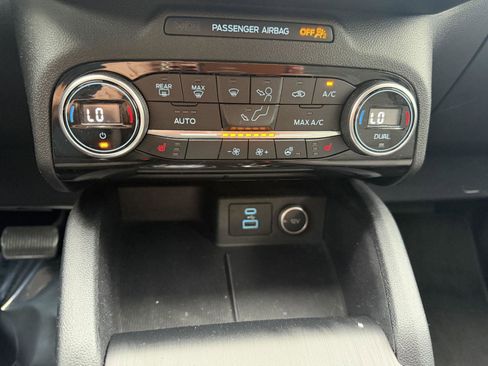 Used 2021 Ford Escape SE w/ SE Sport Appearance Package AWD/4WD image 15
