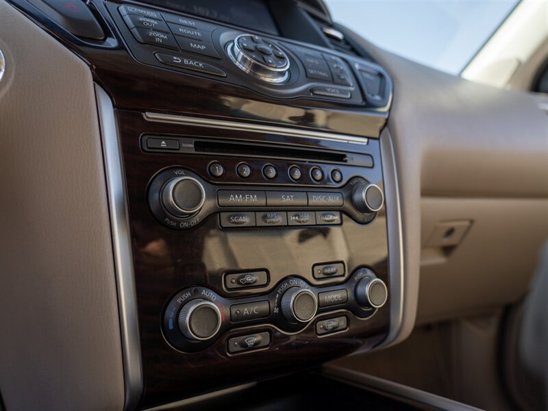 Used 2015 Nissan Pathfinder Platinum FWD image 34