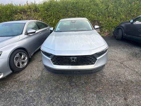 Used 2025 Honda Accord LX image 5