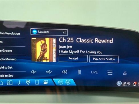 Used 2025 Cadillac Lyriq Luxury image 46