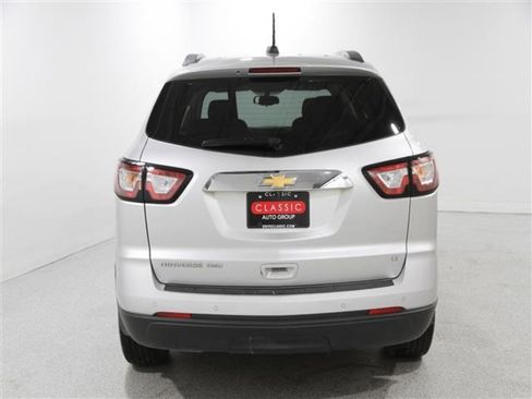 Used 2017 Chevrolet Traverse LT w/ Style and Technology Package image 19