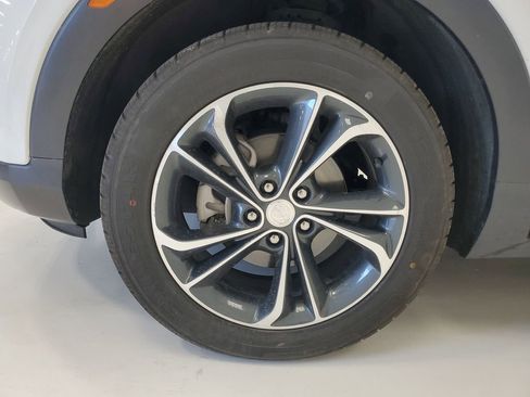 Used 2020 Buick Encore GX Essence AWD/4WD image 7