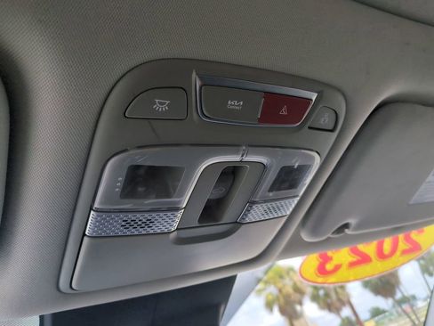 Used 2023 Kia Telluride S w/ S Sunroof Package FWD image 24