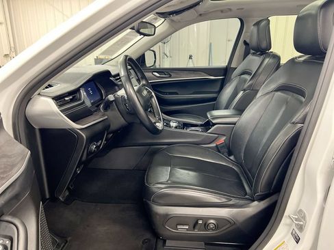 Used 2022 Jeep Grand Cherokee Limited AWD/4WD image 21