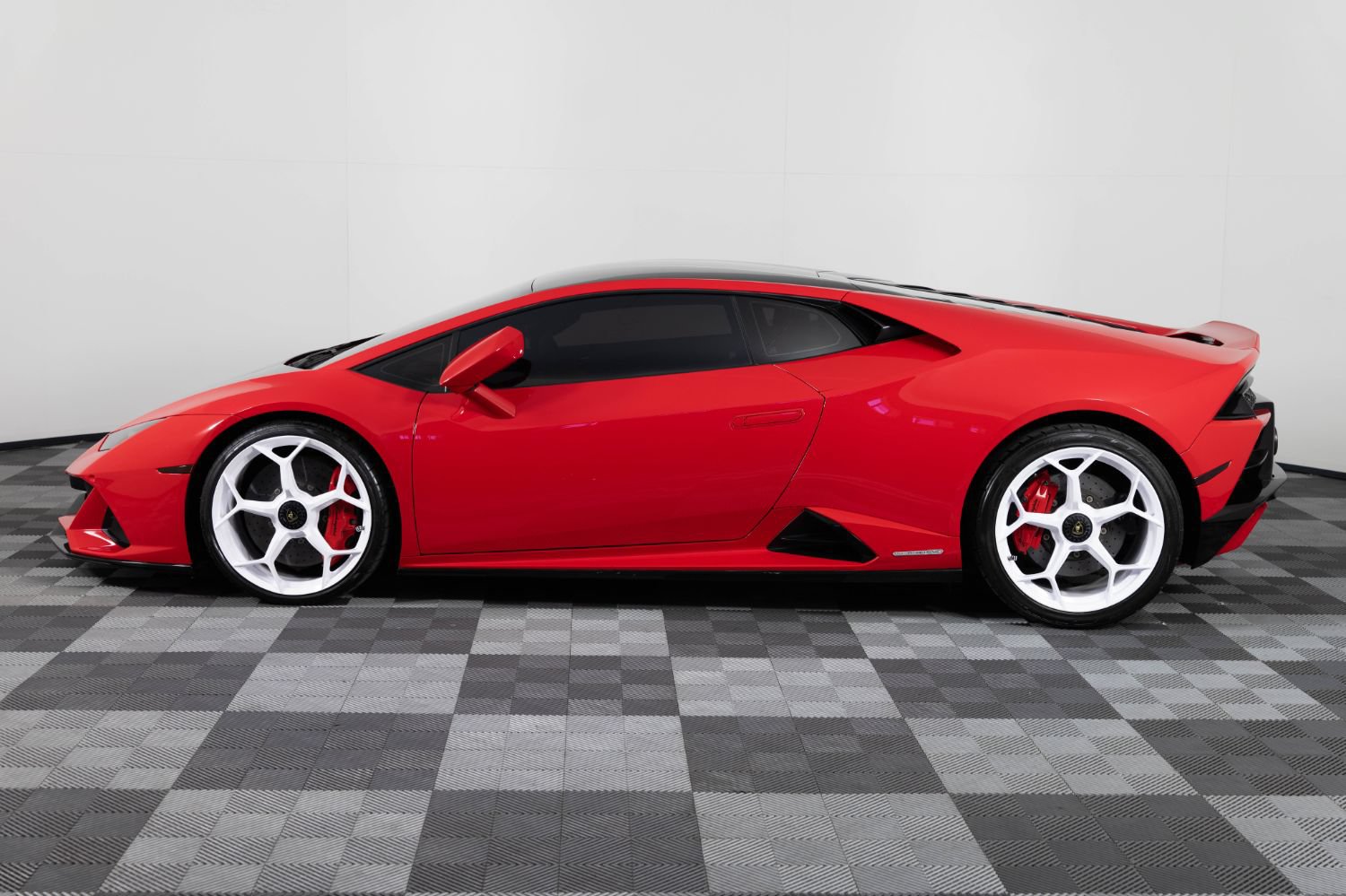 Used 2020 Lamborghini Huracan EVO AWD/4WD image 3