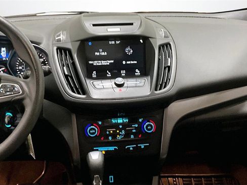 Used 2017 Ford Escape SE w/ Equipment Group 201A image 9