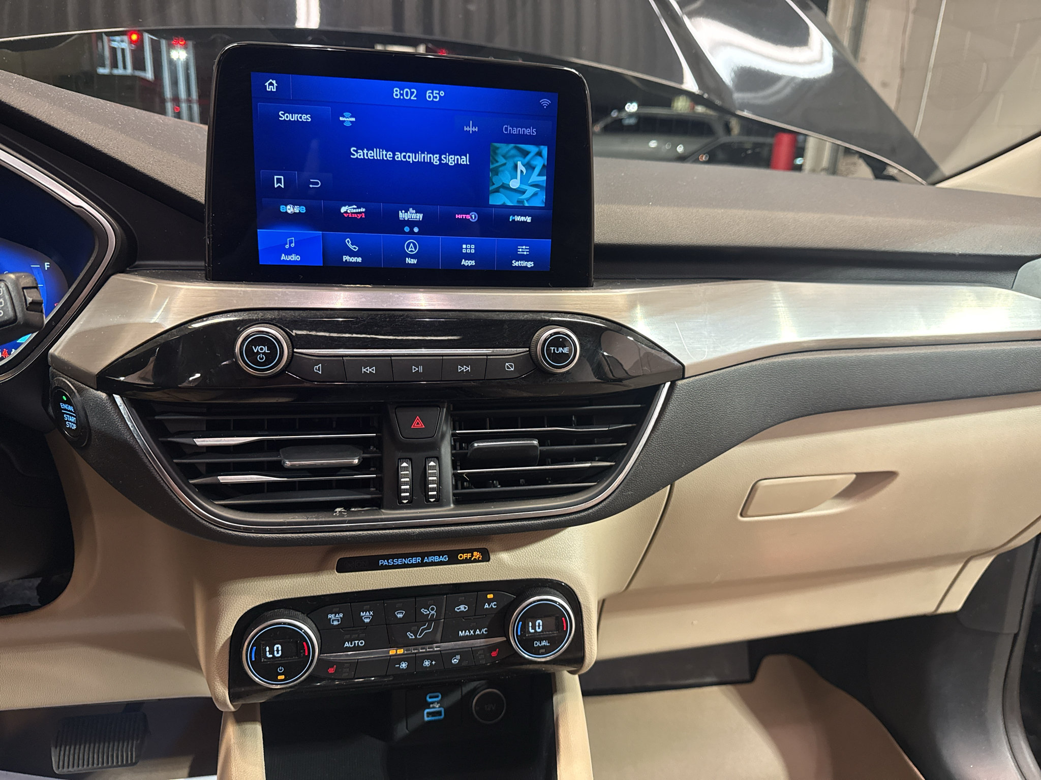 Used 2021 Ford Escape Titanium AWD/4WD image 19