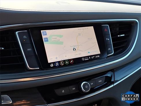 Used 2024 Buick Enclave Premium image 11