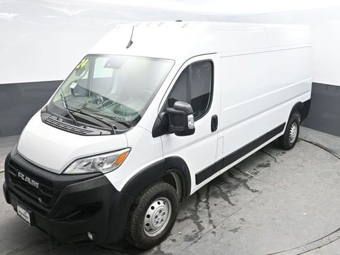 Used 2024 RAM ProMaster 2500 w/ Convenience Group FWD image 11
