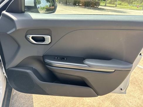 Used 2025 Kia K4 FWD image 19