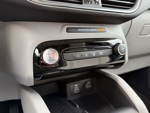 Used 2025 Ford Escape Platinum w/ Class II Trailer Tow Package image 18