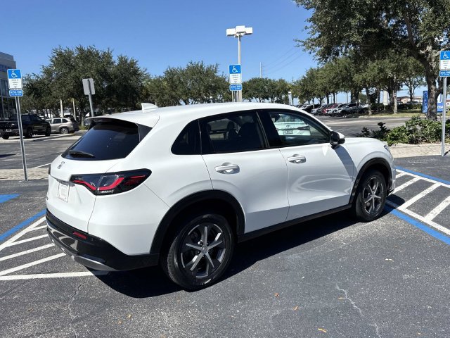 Certified 2024 Honda HR-V EX-L image 4
