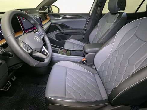 New 2026 Volkswagen Tiguan SEL R-Line image 27