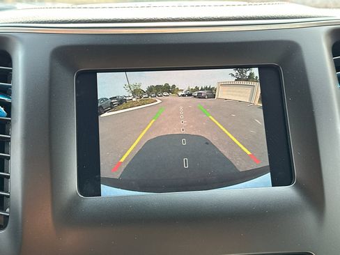 Used 2021 Jeep Cherokee Latitude Plus w/ Mopar Interior Package FWD image 28