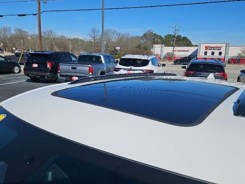 Used 2021 Jeep Grand Cherokee L Overland w/ Luxury Tech Group IV image 7