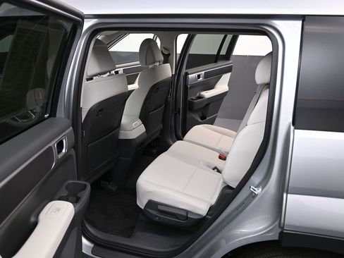 Certified 2026 Hyundai Santa Fe SE w/ Tow & Go Package FWD image 11