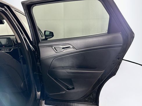 Used 2024 Kia Sportage LX image 28