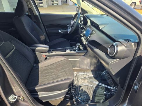 Used 2023 Nissan Kicks SV FWD image 7