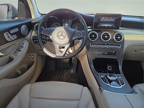 Used 2019 Mercedes-Benz GLC 350e 4MATIC image 22