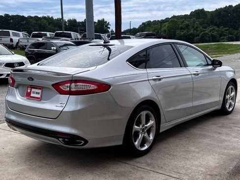 Used 2016 Ford Fusion SE w/ Equipment Group 201A AWD/4WD image 6