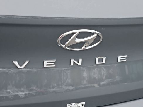 New 2026 Hyundai Venue SEL FWD image 11