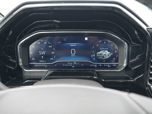Used 2023 Chevrolet Silverado 1500 High Country w/ High Country Premium Package AWD/4WD image 39