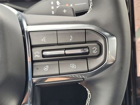 New 2026 GMC Acadia Denali Ultimate w/ LPO, Floor Liner Package FWD image 19