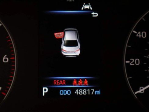 Used 2024 Toyota Corolla SE image 13