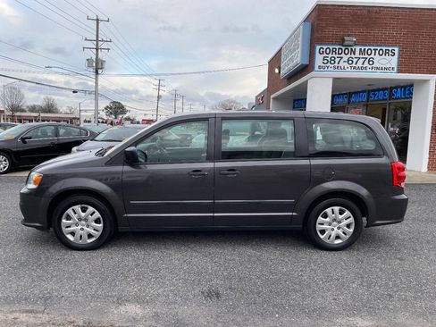 Used 2016 Dodge Grand Caravan American Value Package w/ UConnect Hands-Free Group image 4
