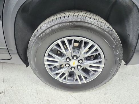 Used 2025 Chevrolet Traverse LT FWD image 50