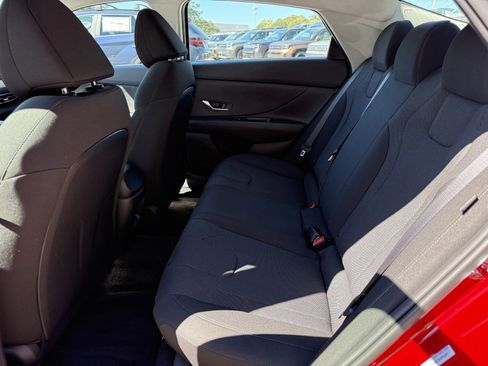 New 2026 Hyundai Elantra SE image 12