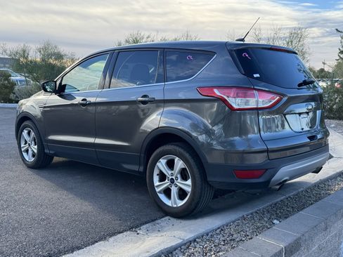 Used 2015 Ford Escape SE image 5