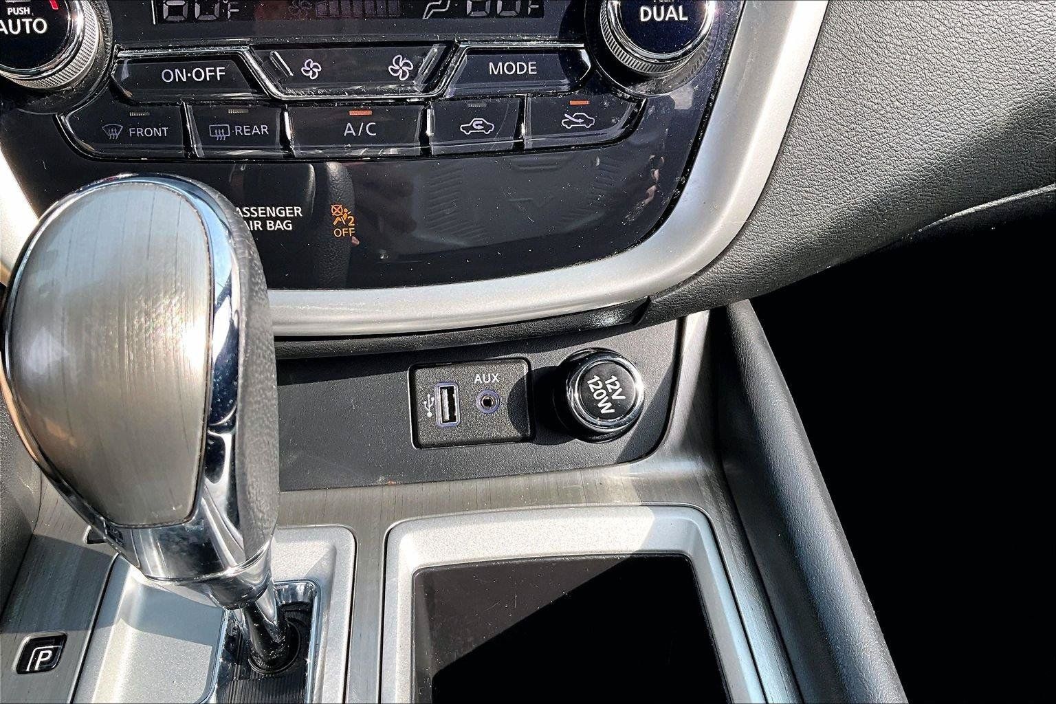 Used 2018 Nissan Murano SV AWD/4WD image 16