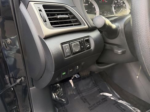 Used 2014 Nissan Sentra SR image 16