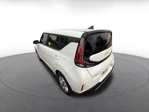 Used 2025 Kia Soul LX w/ LX Technology Package image 3