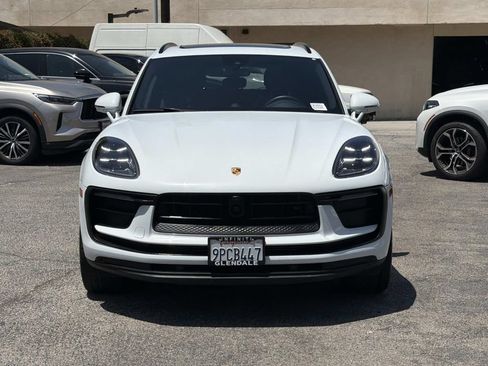 Used 2024 Porsche Macan AWD/4WD image 3