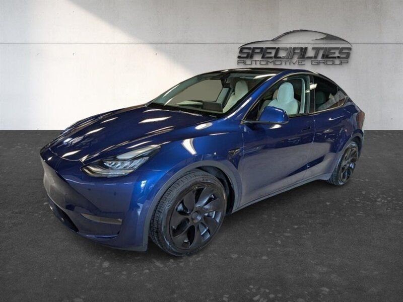 Used 2023 Tesla Model Y Long Range AWD/4WD image 5