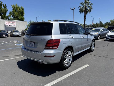 Used 2013 Mercedes-Benz GLK 350 4MATIC image 3