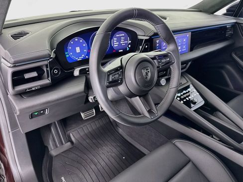 Certified 2025 Porsche Macan Turbo Electric AWD/4WD image 4