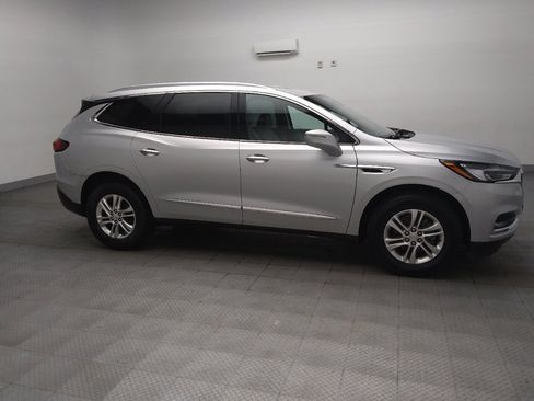 Used 2020 Buick Enclave Essence FWD image 11