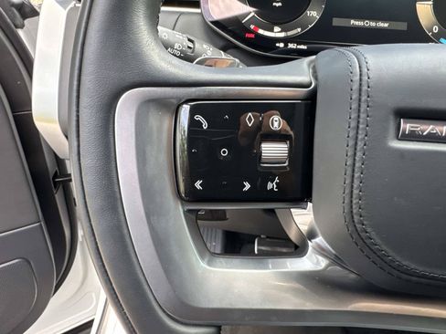 Used 2025 Land Rover Range Rover SE AWD/4WD image 33