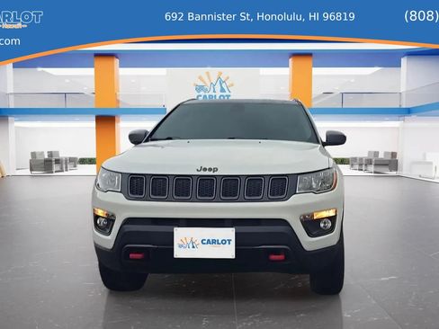 Used 2019 Jeep Cherokee Trailhawk AWD/4WD image 13