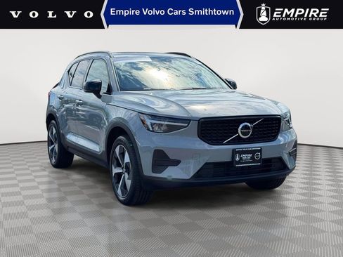 Certified 2026 Volvo XC40 B5 Core w/ Protection Package Premier AWD/4WD image 1