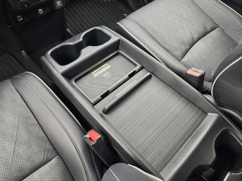 Used 2023 Honda Odyssey Elite image 17