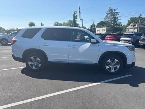 Certified 2025 Honda Pilot EX-L image 6