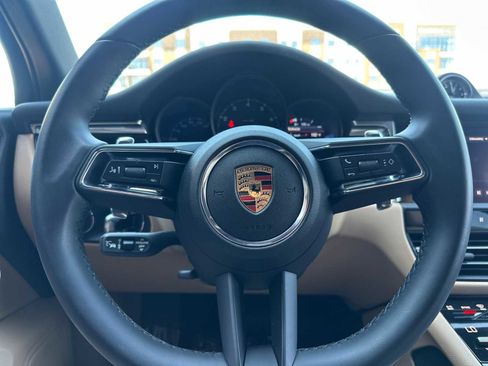 Used 2025 Porsche Macan image 23