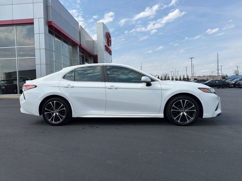 Used 2018 Toyota Camry SE image 8