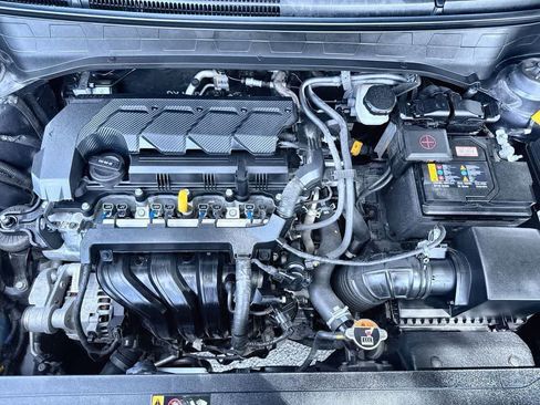 Used 2024 Hyundai Venue SEL FWD image 12