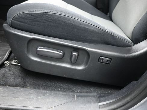 Used 2020 Toyota Tacoma TRD Off-Road image 10