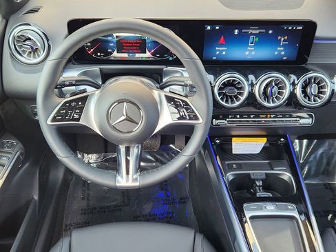 New 2026 Mercedes-Benz GLB 250 4MATIC image 28